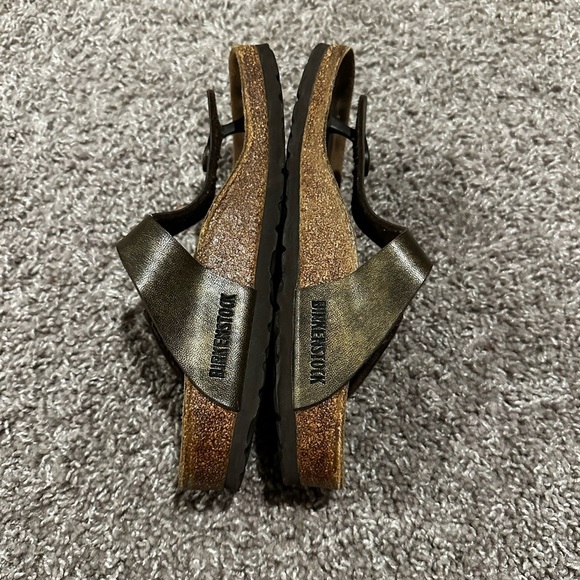 Birkenstock Gizeh Oiled Leather Olive color Sandals , size 36 EU , 5-5.5 US - Picture 5 of 12